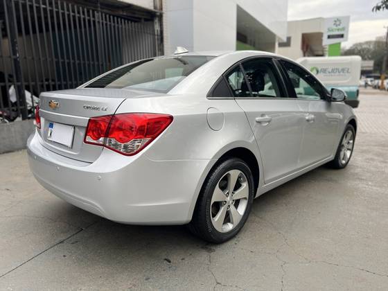 CHEVROLET CRUZE 1.8 LT 16V FLEX 4P AUTOMÁTICO CHEVROLET CRUZE 1.8 LT 16V FLEX 4P AUTOMÁTICO